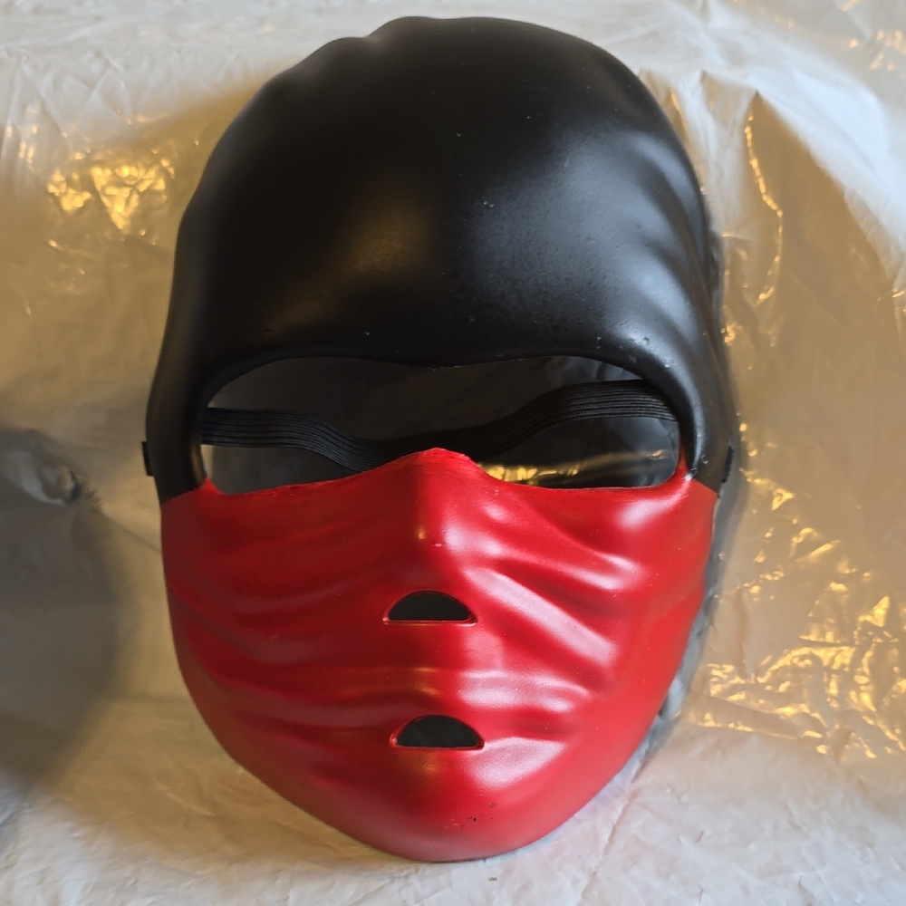Black and Red Face Mask New - Picture 1 of 5